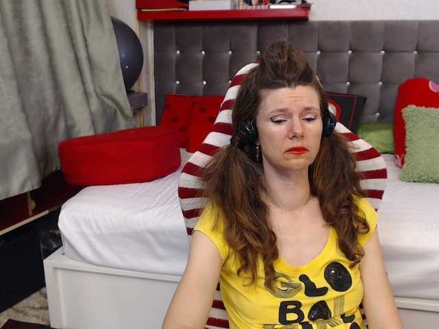 kellysurfing's BongaCams show and profile