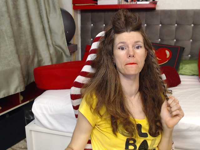 kellysurfing's BongaCams show and profile