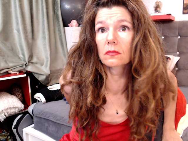 kellysurfing, live now on BongaCams