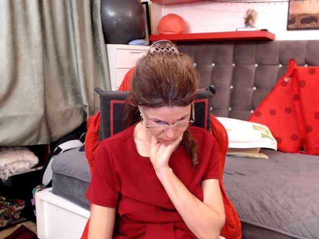 kellysurfing, en directo ahora en BongaCams