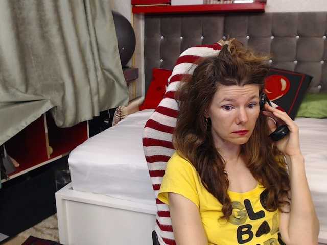 kellysurfing's BongaCams show and profile