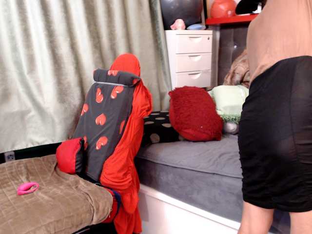 kellysurfing live cam on BongaCams