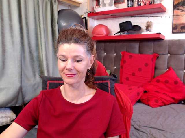 kellysurfing, live now on BongaCams