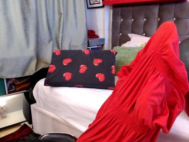 kellysurfing live cam on BongaCams
