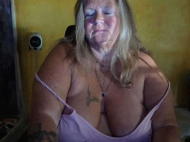 lady-vamp live cam on BongaCams