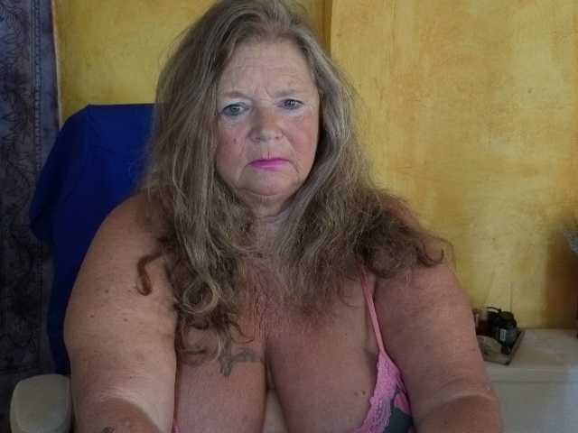 lady-vamp live cam preview