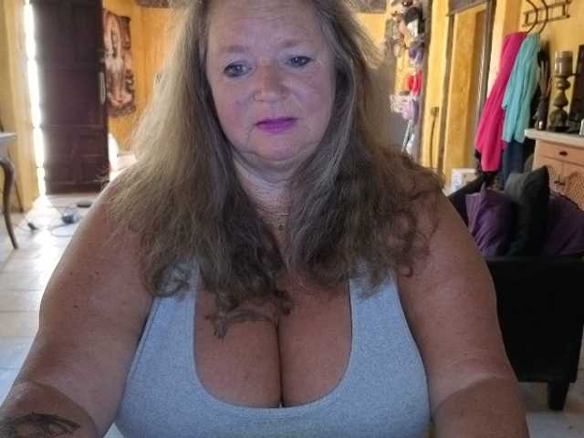 lady-vamp live cam on BongaCams