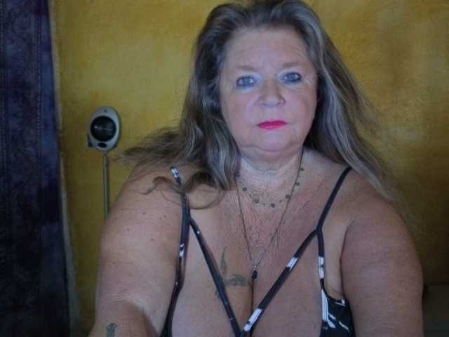 lady-vamp live webcam show