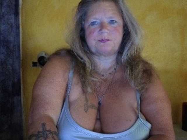 go to chat with lady-vamp