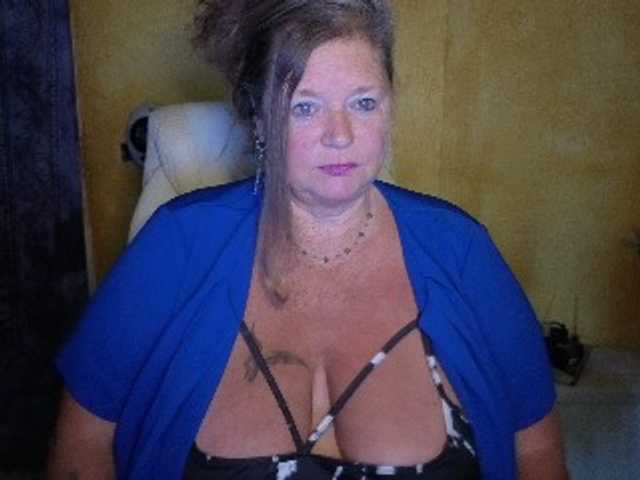 lady-vamp live cam preview