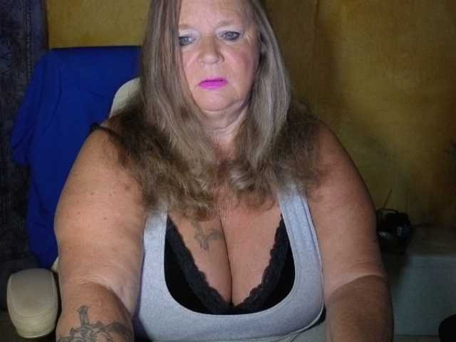 lady-vamp live cam preview
