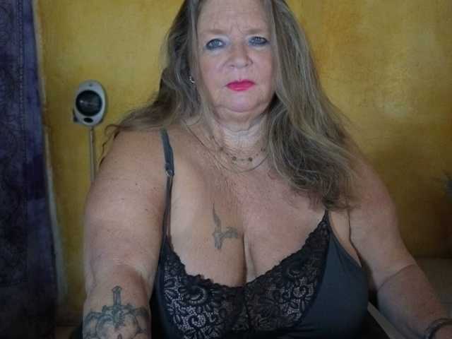 lady-vamp live webcam show