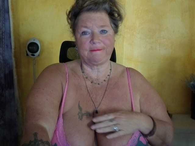 lady-vamp live cam on BongaCams