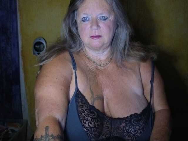 lady-vamp live cam on BongaCams