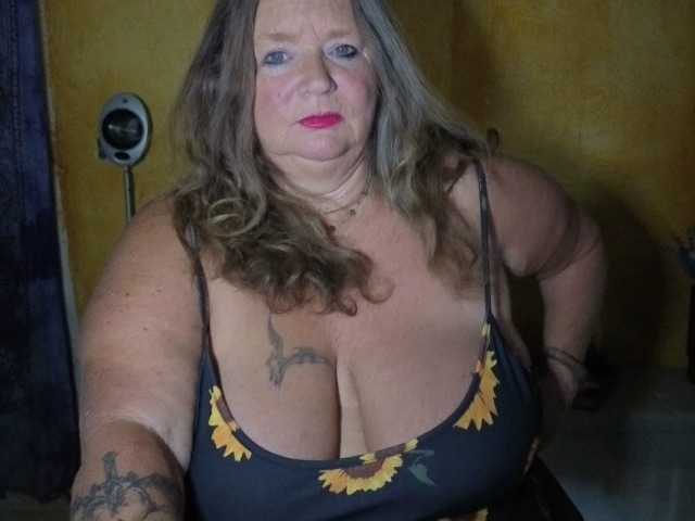 lady-vamp live cam on BongaCams