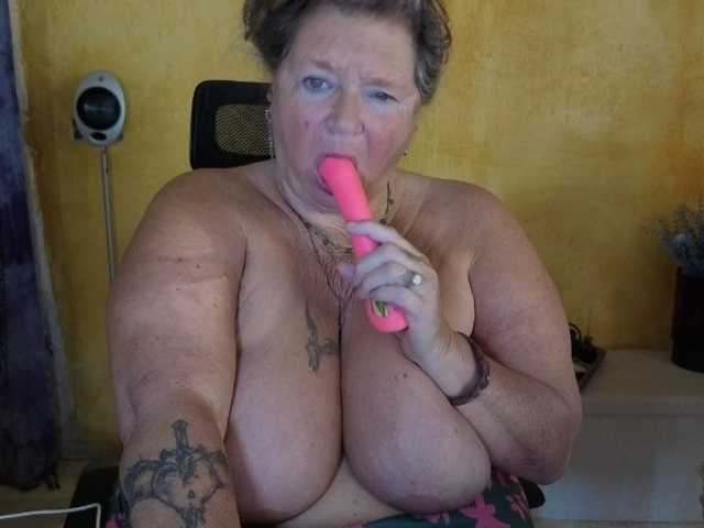lady-vamp live cam on BongaCams