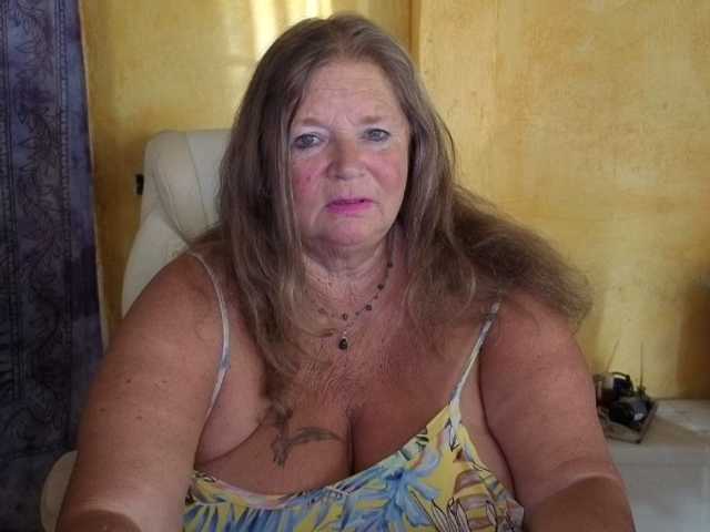 lady-vamp, live now on BongaCams