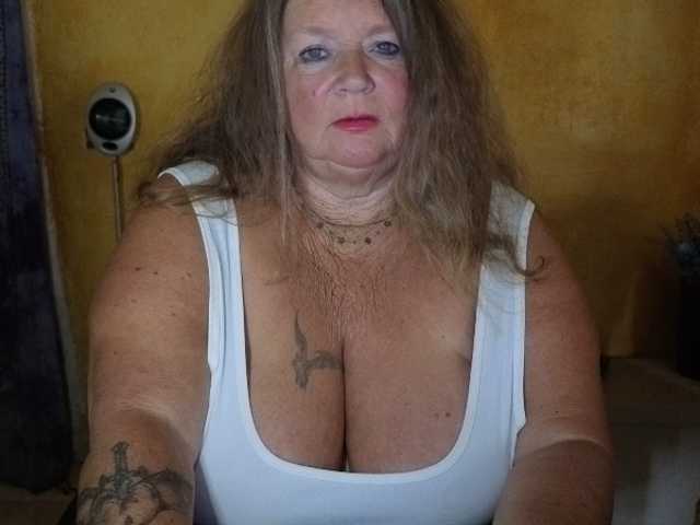 lady-vamp live cam on BongaCams