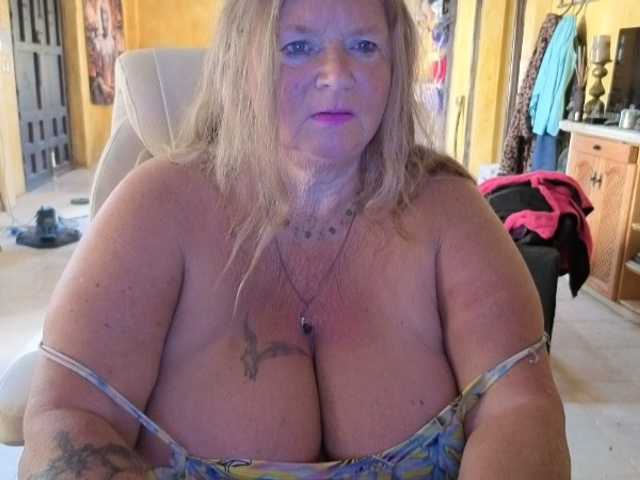 lady-vamp live cam on BongaCams
