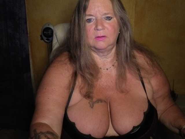 lady-vamp live cam preview