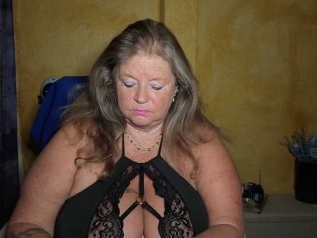 lady-vamp live cam on BongaCams