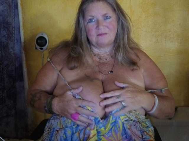 lady-vamp live cam on BongaCams