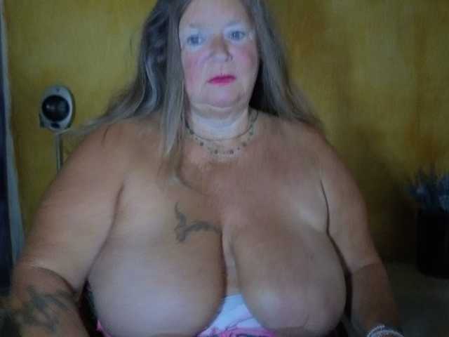 lady-vamp cam belle