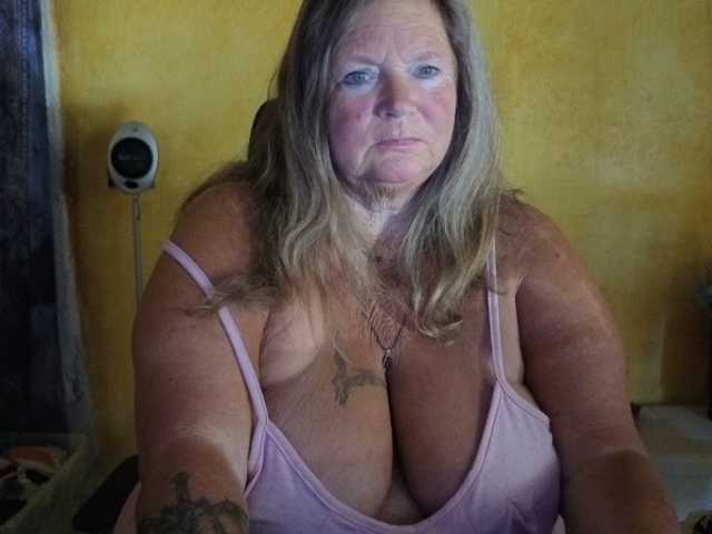 lady-vamp live cam on BongaCams
