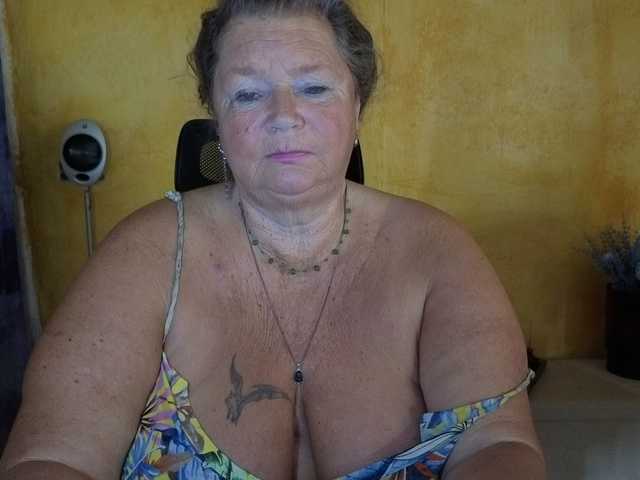 lady-vamp cam belle