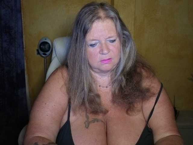 lady-vamp live cam preview