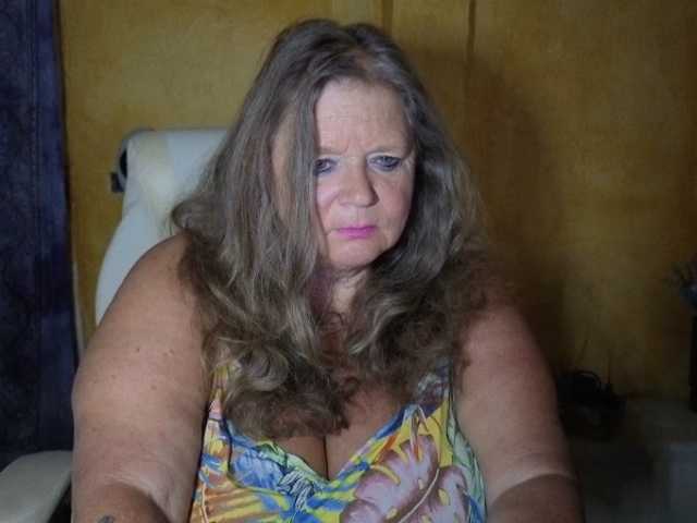 lady-vamp live cam preview