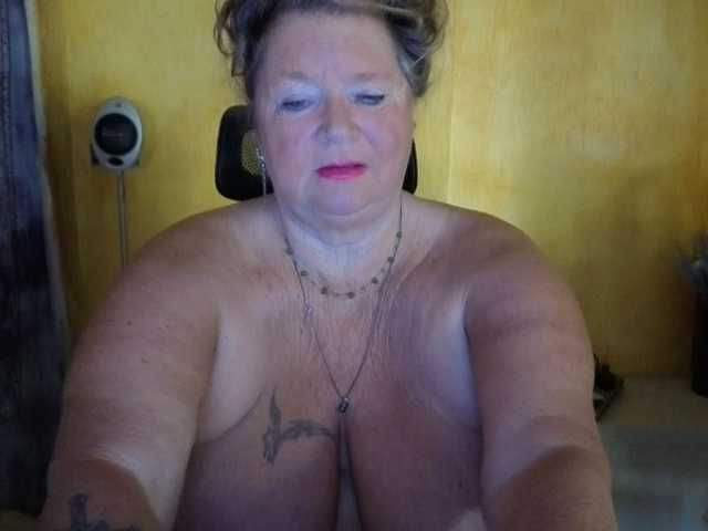 lady-vamp live webcam show