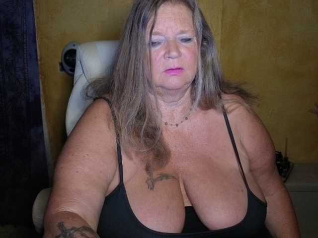 lady-vamp live cam preview
