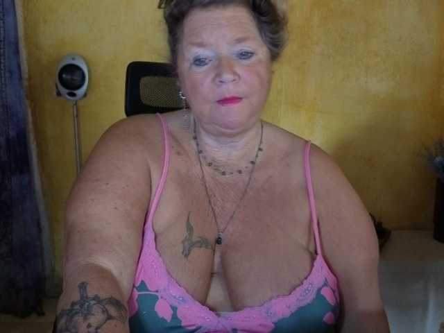 lady-vamp live cam on BongaCams