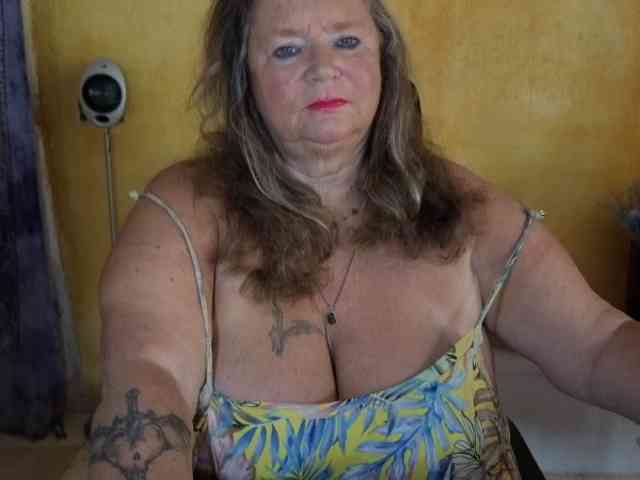 lady-vamp webcam