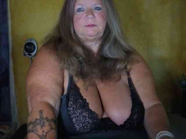 Model: lady-vamp