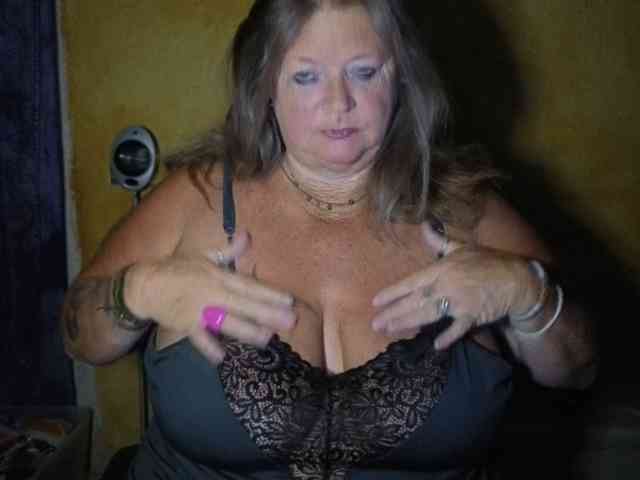 lady-vamp webcam