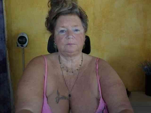 lady-vamp webcam