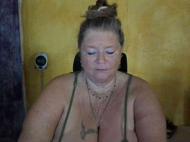 lady-vamp webcam
