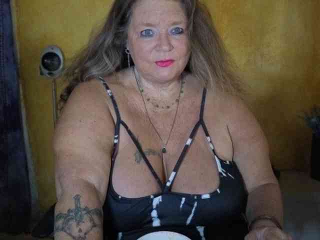Model: lady-vamp