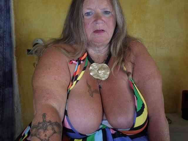 Model: lady-vamp