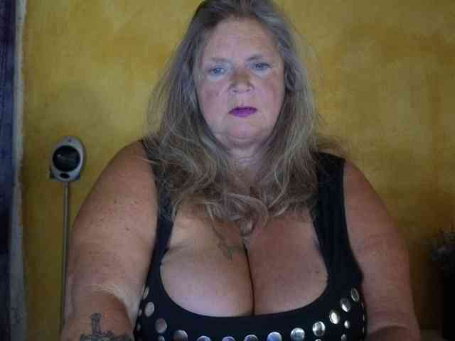 lady-vamp webcam