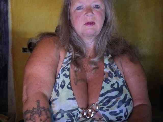 lady-vamp webcam