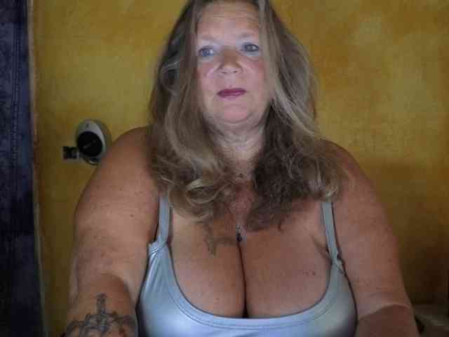 lady-vamp webcam