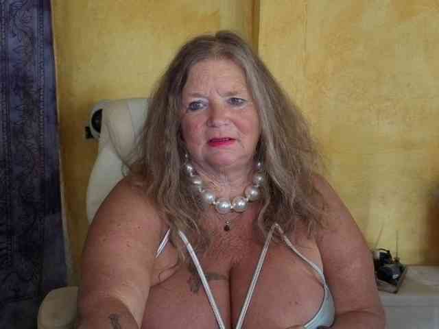 lady-vamp webcam