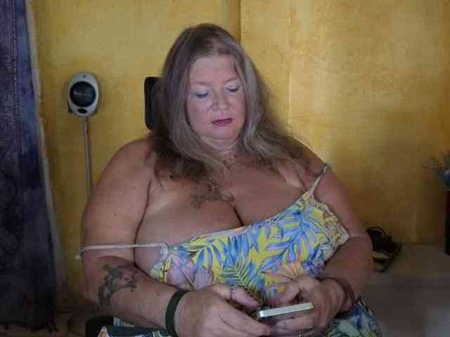 lady-vamp webcam