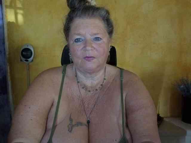 lady-vamp webcam