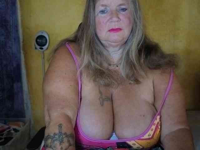 lady-vamp webcam