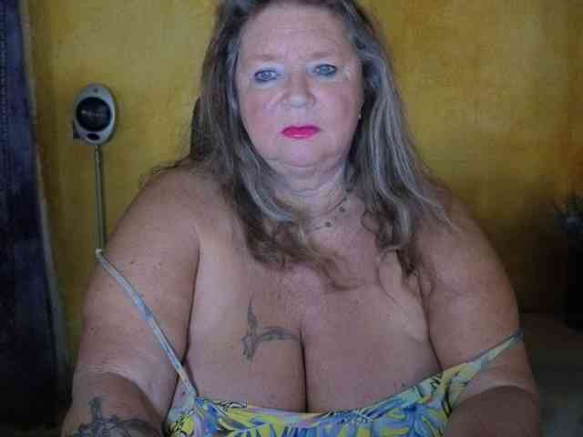 lady-vamp webcam