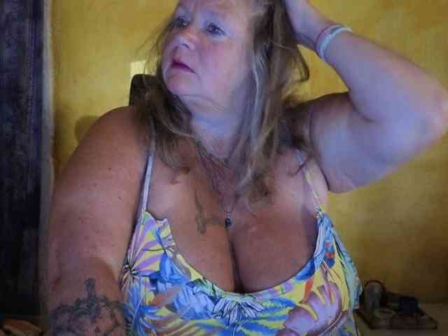 lady-vamp webcam